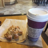 Photo taken at The Coffee Bean &amp;amp; Tea Leaf by ᴡ T. on 11/21/2016