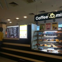 รูปภาพถ่ายที่ Coffee Milk โดย Max เมื่อ 12/22/2012