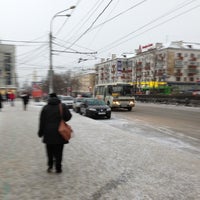 Photo taken at Остановка «ЦУМ» by Александр Ч. on 12/26/2012