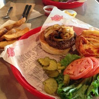 Photo taken at Fuddruckers by Maria C. on 1/15/2013