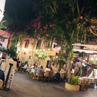 รูปภาพถ่ายที่ Romeo Garden Restaurant โดย A.Yavuz M. เมื่อ 8/18/2019