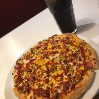 Photo taken at Pizza Hut by Kowsar on 10/14/2017