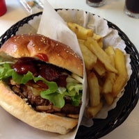 5/10/2013にPaul G.がRando Burgerで撮った写真