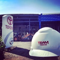 Foto tirada no(a) Team Toyota of Princeton por Douglas P. S. em 10/22/2014