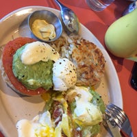 Photo taken at Snooze, an A.M. Eatery by J E. on 12/2/2019