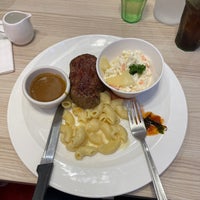 Photo taken at Swensen&amp;#39;s by peter l. on 3/19/2022