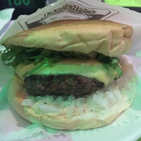 Das Foto wurde bei Original Burger von May K. am 1/29/2017 aufgenommen