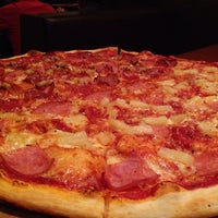 7/13/2013にAtsawat T.がPyro Pizzaで撮った写真
