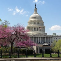 รูปภาพถ่ายที่ United States Capitol โดย Flo R. เมื่อ 4/13/2013