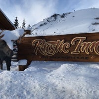 Снимок сделан в Rustic Inn Creekside Resort &amp;amp; Spa at Jackson Hole пользователем Mina U. 2/9/2019
