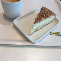 Foto tomada en IKEA Restaurant  por Margot d. el 10/14/2017
