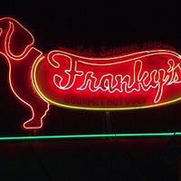 4/26/2013にJoe S.がFranky&amp;#39;s Gourmet Hot Dogsで撮った写真