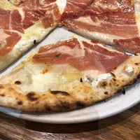 3/7/2020 tarihinde Alex P.ziyaretçi tarafından Pizzeria Orso'de çekilen fotoğraf