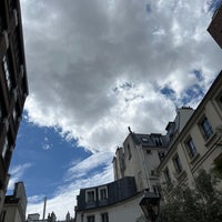 Das Foto wurde bei Hôtel Les Jardins du Marais von Ellooloo K. am 5/25/2022 aufgenommen