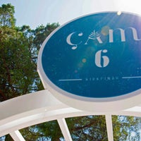 8/15/2017 tarihinde Çam 6 - Restaurant &amp;amp; Cafeziyaretçi tarafından Çam 6 - Restaurant &amp;amp; Cafe'de çekilen fotoğraf