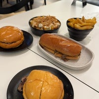 4/21/2024 tarihinde Meshari S.ziyaretçi tarafından Graviton Steak Burger'de çekilen fotoğraf