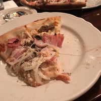 Foto diambil di Antonio’s Flying Pizza and Italian Restaurant oleh Jimmy D. pada 12/15/2017