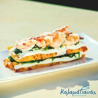 Foto tirada no(a) Kalamatianos Seafood Restaurant por Kalamatianos S. em 7/20/2017