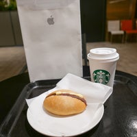 Photo taken at Starbucks by etsumi o. on 9/29/2021