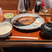 Photo taken at 焼魚食堂 魚角 東十条店 by masashi k. on 5/15/2022