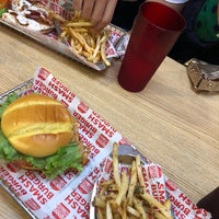 Photo taken at Smashburger by Sof D. on 8/11/2018