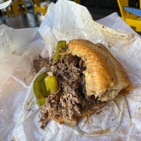 Photo taken at Al&amp;#39;s #1 Italian Beef by Talal A. on 10/24/2023