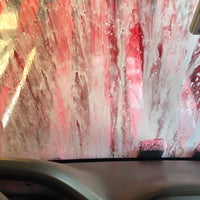 Foto scattata a Express Car Wash da radstarr il 8/29/2019