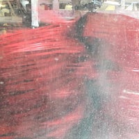 Foto scattata a Express Car Wash da radstarr il 5/26/2018