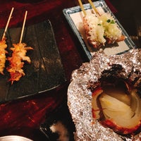 Photo taken at ビストロゴキゲン鳥 究極の焼き鳥家 渋谷本社店 by あやの on 4/18/2019