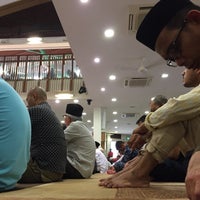 Photo taken at Masjid Kampung Siglap (Mosque) by Shazly A. on 10/12/2018