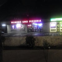 Снимок сделан в Numero Uno Pizza пользователем Huisha B. 2/7/2013