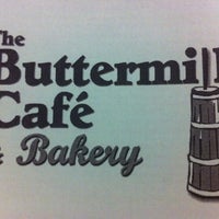Foto tomada en Buttermilk Cafe And Bakery  por Patrick J. el 1/18/2014