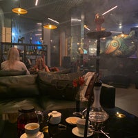 Das Foto wurde bei Smoke Office Lounge Bar von Katrina I. am 9/24/2019 aufgenommen