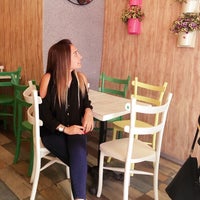 Das Foto wurde bei Cafe AyRa von Kübra Ş. am 9/20/2016 aufgenommen