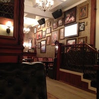 5/3/2013 tarihinde Shishkinbab S.ziyaretçi tarafından Churchill Pub / Черчилль Паб'de çekilen fotoğraf