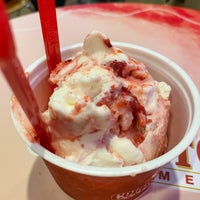 Photo taken at Cold Stone Creamery by amasamas on 3/19/2020