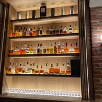 Das Foto wurde bei Whiskey Restaurant, Bar and Museum von Kh@lid A. am 9/2/2023 aufgenommen
