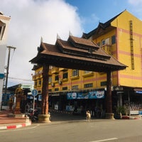 รูปภาพถ่ายที่ ตลาดสายหยุด เทศบาลเมืองแม่ฮ่องสอน โดย Kotchakon D. เมื่อ 11/18/2018