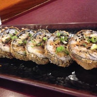 Снимок сделан в Akasaka Sushi пользователем Taylor B. 3/18/2014