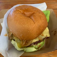 Photo taken at Konjoe Burger by Kei I. on 6/6/2019