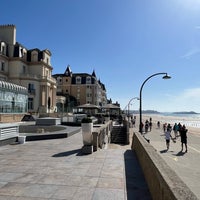 Foto diambil di Grand Hôtel des Thermes oleh Emily M. pada 6/16/2022