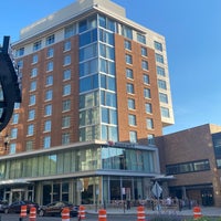 Foto scattata a Ithaca Marriott Downtown on the Commons da Emily M. il 6/26/2020