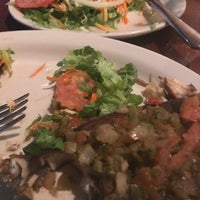 3/16/2018 tarihinde Julie M.ziyaretçi tarafından West Caribbean Cuban Resturant'de çekilen fotoğraf