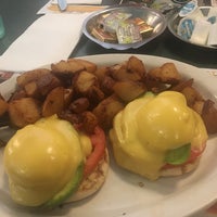 Photo taken at Metro Diner by Carin T. on 7/28/2018
