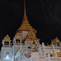 Photo taken at Wat Traimitr Withayaram by Антон П. on 7/14/2023