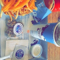 Photo taken at Elevation Burger by R 🏋🏻‍♀️🥀 on 5/5/2016