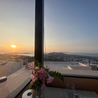 รูปภาพถ่ายที่ Rosemary Restaurant Santorini โดย Gamze A. เมื่อ 6/30/2023
