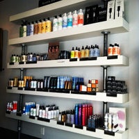 Foto scattata a Crimpers Hair Salon da Tyler L. il 2/25/2012