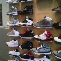 finish line cross county mall