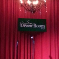รูปภาพถ่ายที่ El Green Room Karaoke โดย Albert O. เมื่อ 2/24/2013
